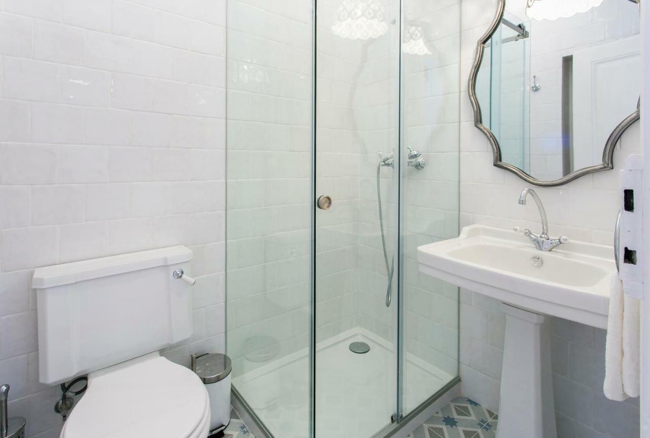 2 Beautiful Suites Upscale Flat Embracing Tejo! リスボン エクステリア 写真